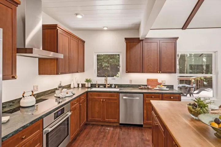14521 Pescadero, La Honda, California 94020