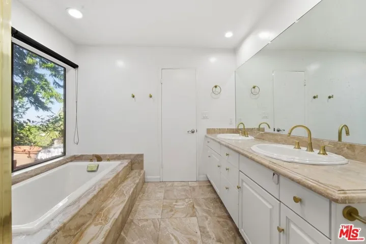 primary bath w tub and shower