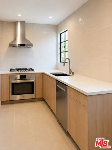 502 Strand Street, Santa Monica, California 90405
