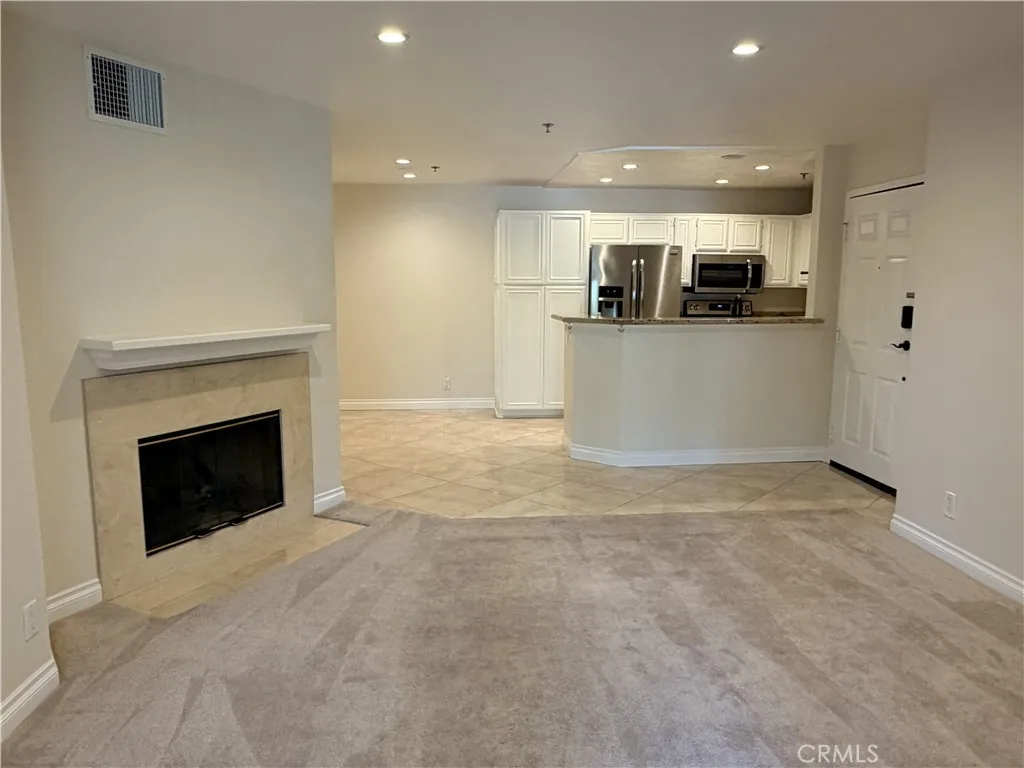 653 Oak Run 305