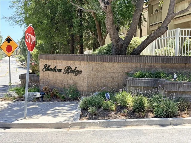 653 Oak Run 305, Oak Park, California 91377