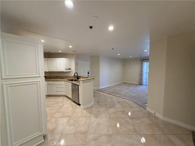 653 Oak Run 305, Oak Park, California 91377