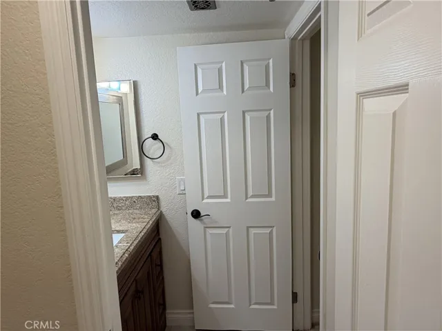 653 Oak Run 305, Oak Park, California 91377