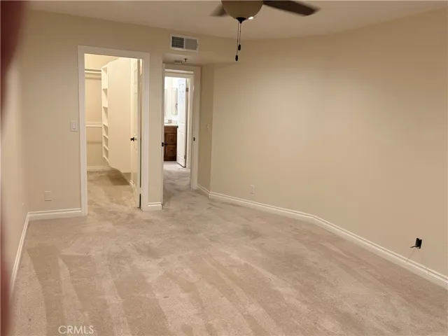 653 Oak Run 305, Oak Park, California 91377