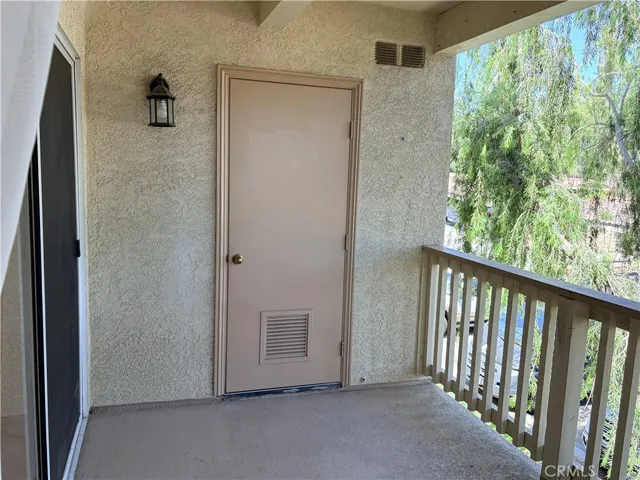 653 Oak Run 305, Oak Park, California 91377