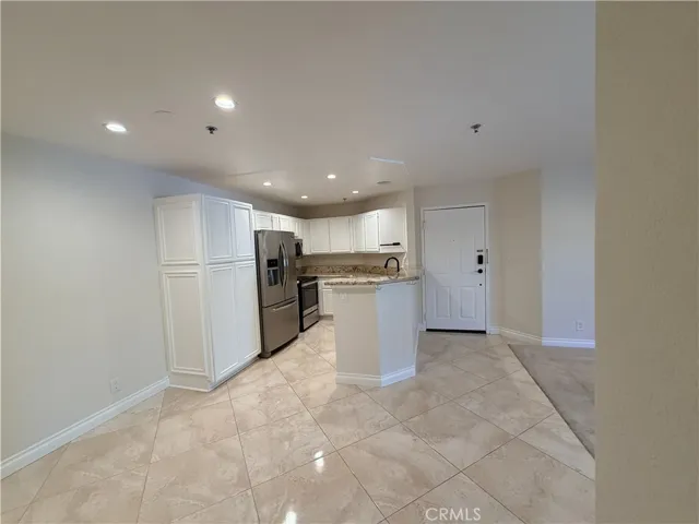 653 Oak Run 305, Oak Park, California 91377