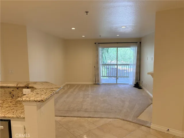 653 Oak Run 305, Oak Park, California 91377
