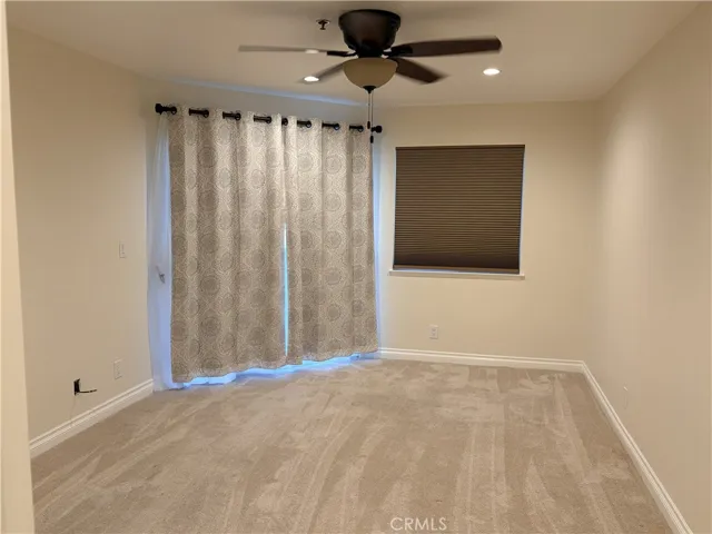 653 Oak Run 305, Oak Park, California 91377