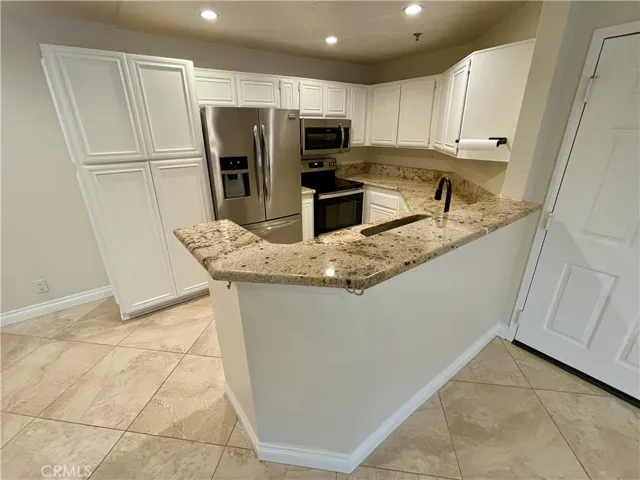 653 Oak Run 305, Oak Park, California 91377