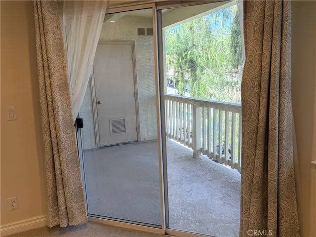 653 Oak Run 305, Oak Park, California 91377