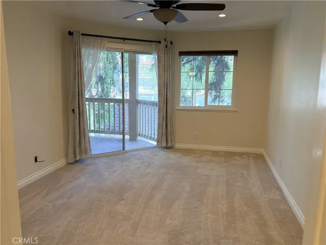 653 Oak Run 305, Oak Park, California 91377