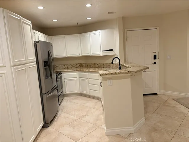 653 Oak Run 305, Oak Park, California 91377