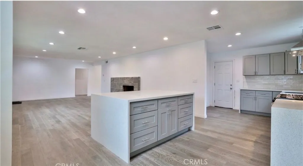 477 E Van Koevering, Rialto, California 92376 — photo 5