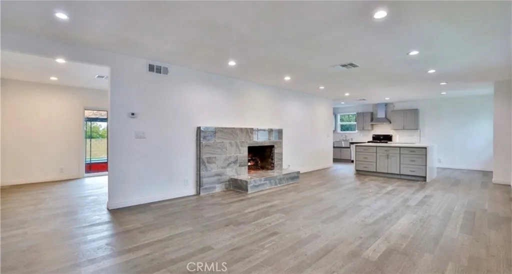 477 E Van Koevering, Rialto, California 92376 — photo 4