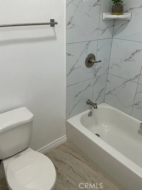 Bathroom (Attached to Master Suite).