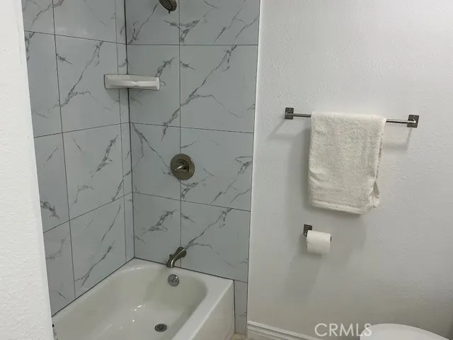 Bathroom (Hallway).