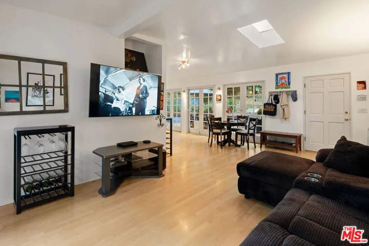 8011 Padre Lane, Los Angeles, California 90046