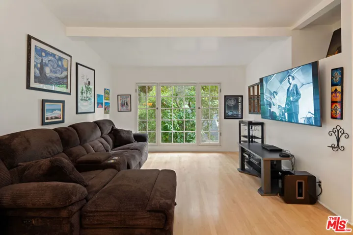 8011 Padre Lane, Los Angeles, California 90046