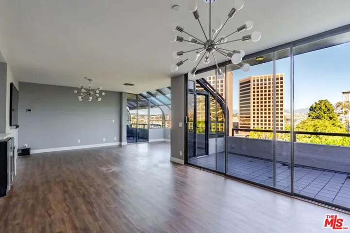880 W 1st Street 712, Los Angeles, California 90012