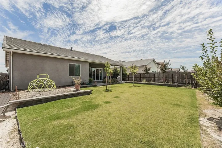 2193 E Kamm, Kingsburg, California 93631