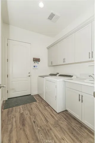 2193 E Kamm, Kingsburg, California 93631