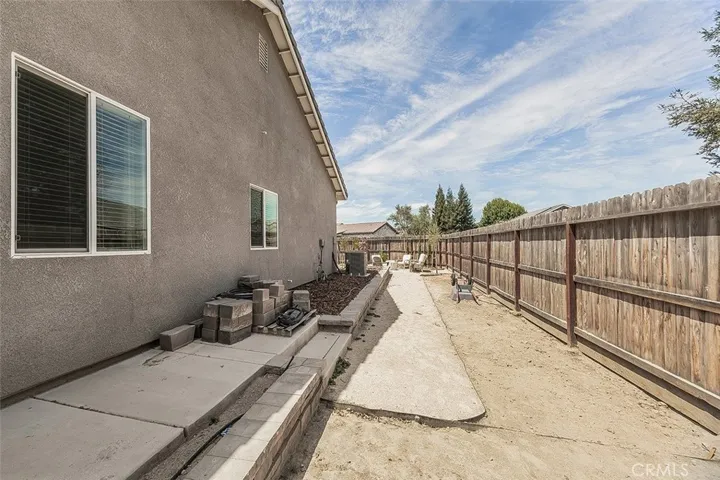 2193 E Kamm, Kingsburg, California 93631
