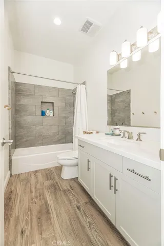 2193 E Kamm, Kingsburg, California 93631