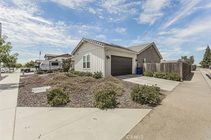 2193 E Kamm, Kingsburg, California 93631