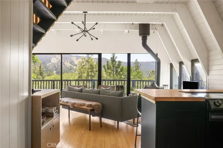 991 Colusa, Big Bear Lake, California 92315