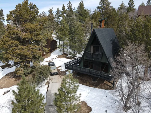 991 Colusa, Big Bear Lake, California 92315