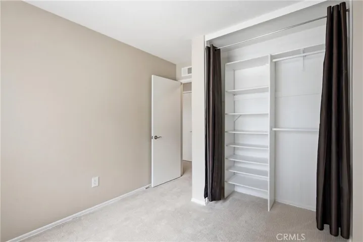 Closet system