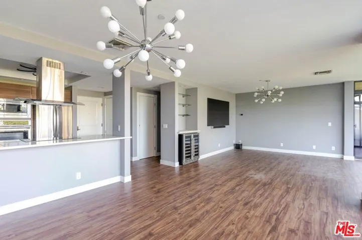 880 W 1st Street 712, Los Angeles, California 90012