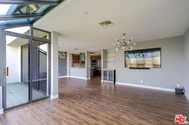 880 W 1st Street 712, Los Angeles, California 90012