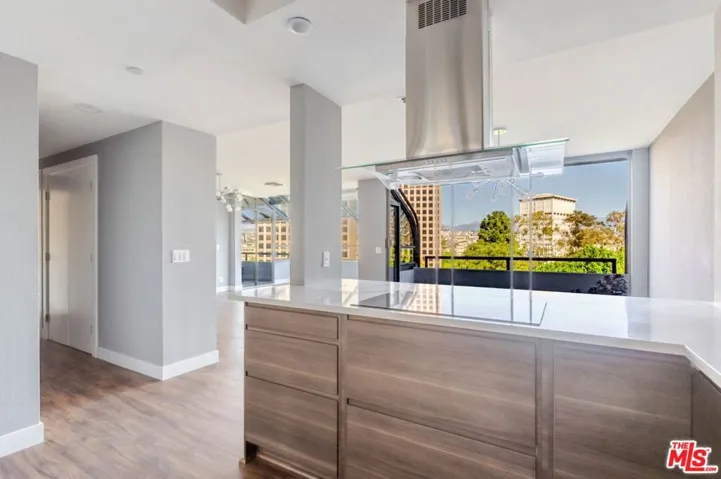 880 W 1st Street 712, Los Angeles, California 90012