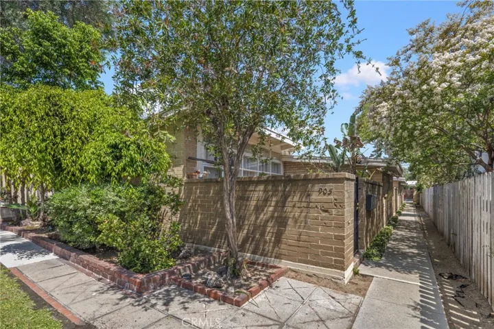 905 W Huntington Drive, Arcadia, California 91007