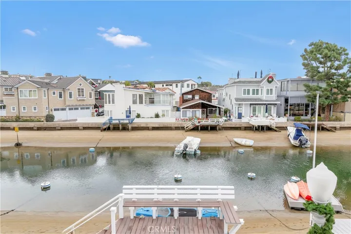 325 Grand Canal, Newport Beach, California 92662