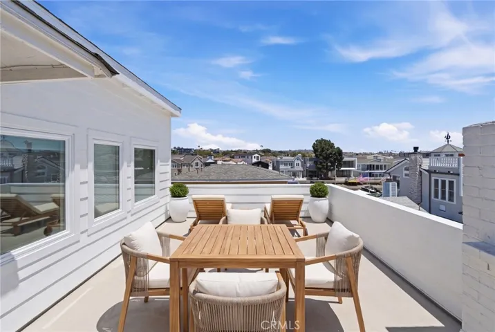 Third level deck, virtually staged and updated