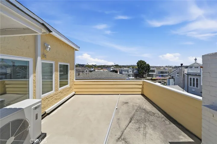 Third level deck, original condition