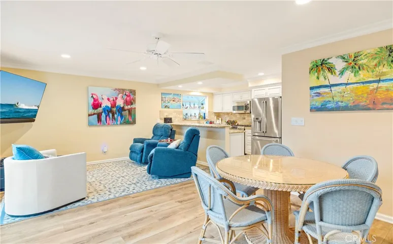 325 Grand Canal, Newport Beach, California 92662