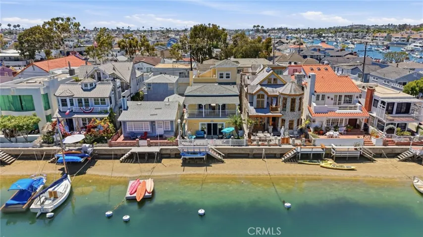 325 Grand Canal, Newport Beach, California 92662