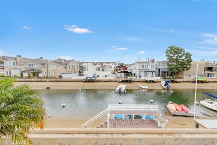 325 Grand Canal, Newport Beach, California 92662