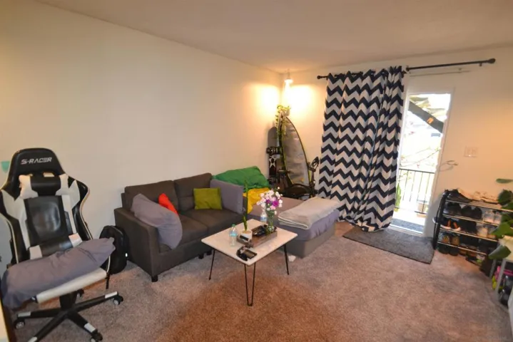 4-Plex typical Living Room