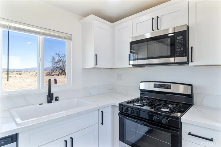 81884 Montgomery Road, 29 Palms, California 92277
