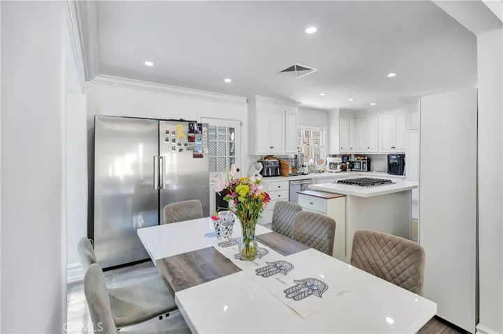 5923 Corbin, Los Angeles, California 91356