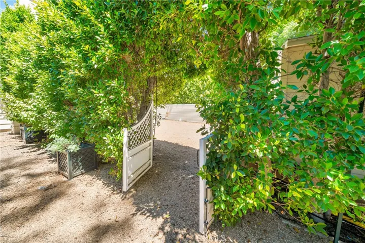 5923 Corbin, Los Angeles, California 91356