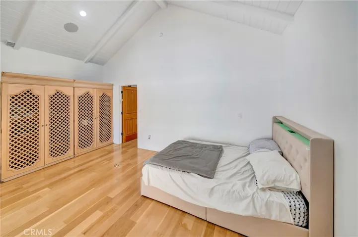 5923 Corbin, Los Angeles, California 91356