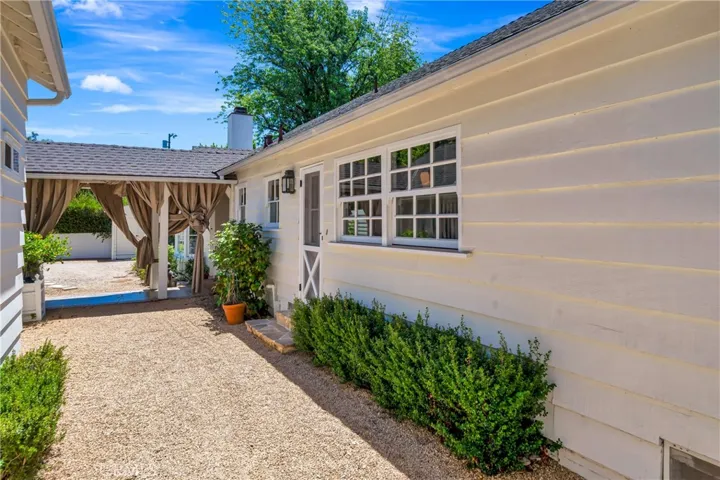 5923 Corbin, Los Angeles, California 91356