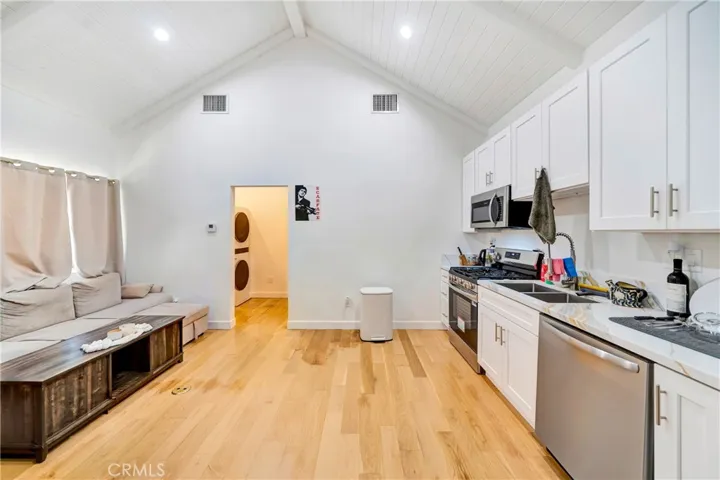 5923 Corbin, Los Angeles, California 91356