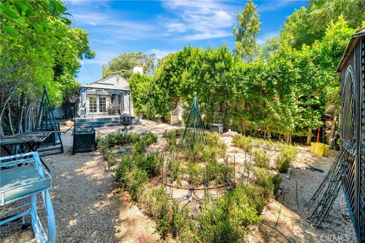 5923 Corbin, Los Angeles, California 91356