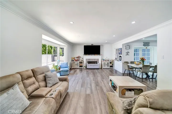 5923 Corbin, Los Angeles, California 91356